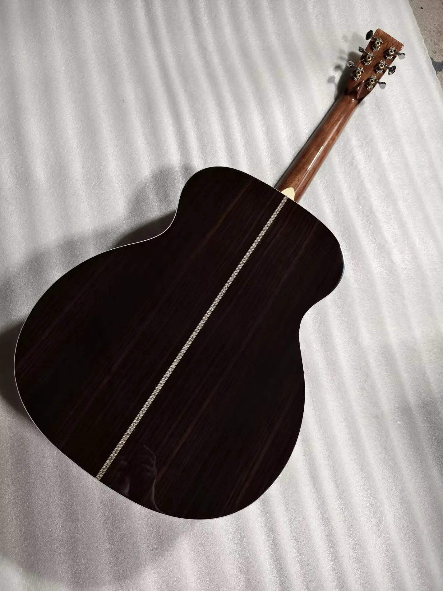 OM28jm acoustic electric guitar, built-in pickups