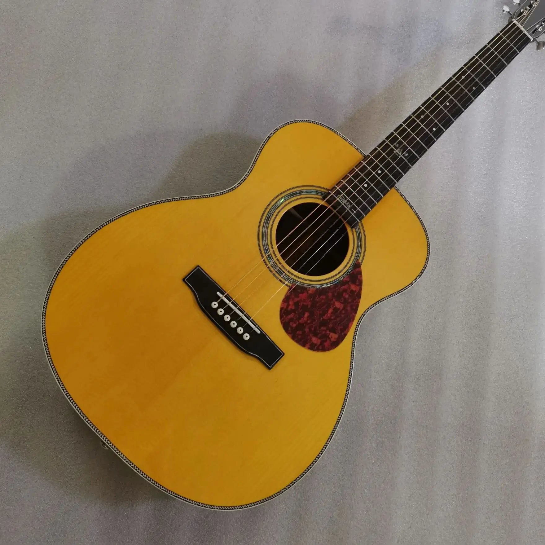 OM28jm acoustic electric guitar, built-in pickups