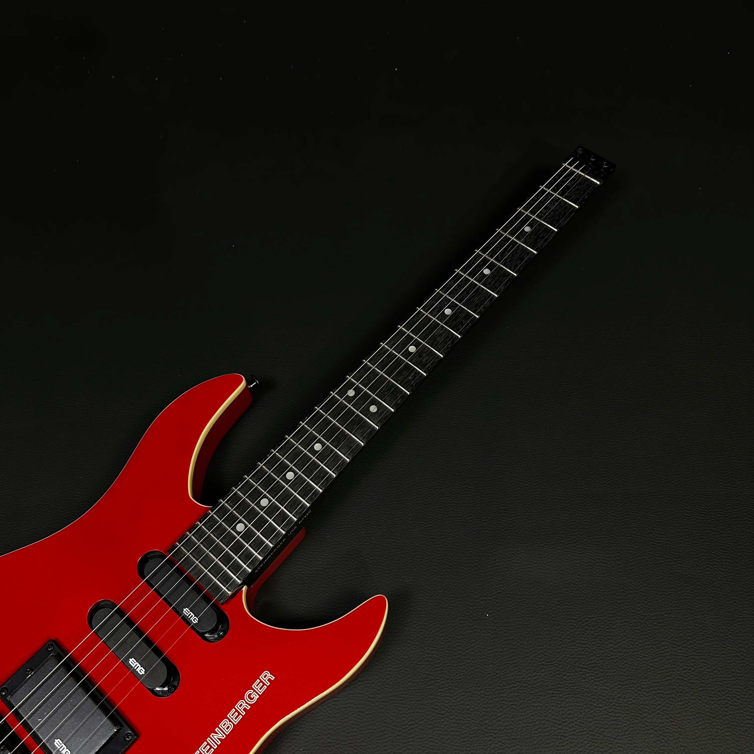 6 Strings Red Headless Satin Finished Floyed Rose Bridge 24 Frets Electric Guitar
