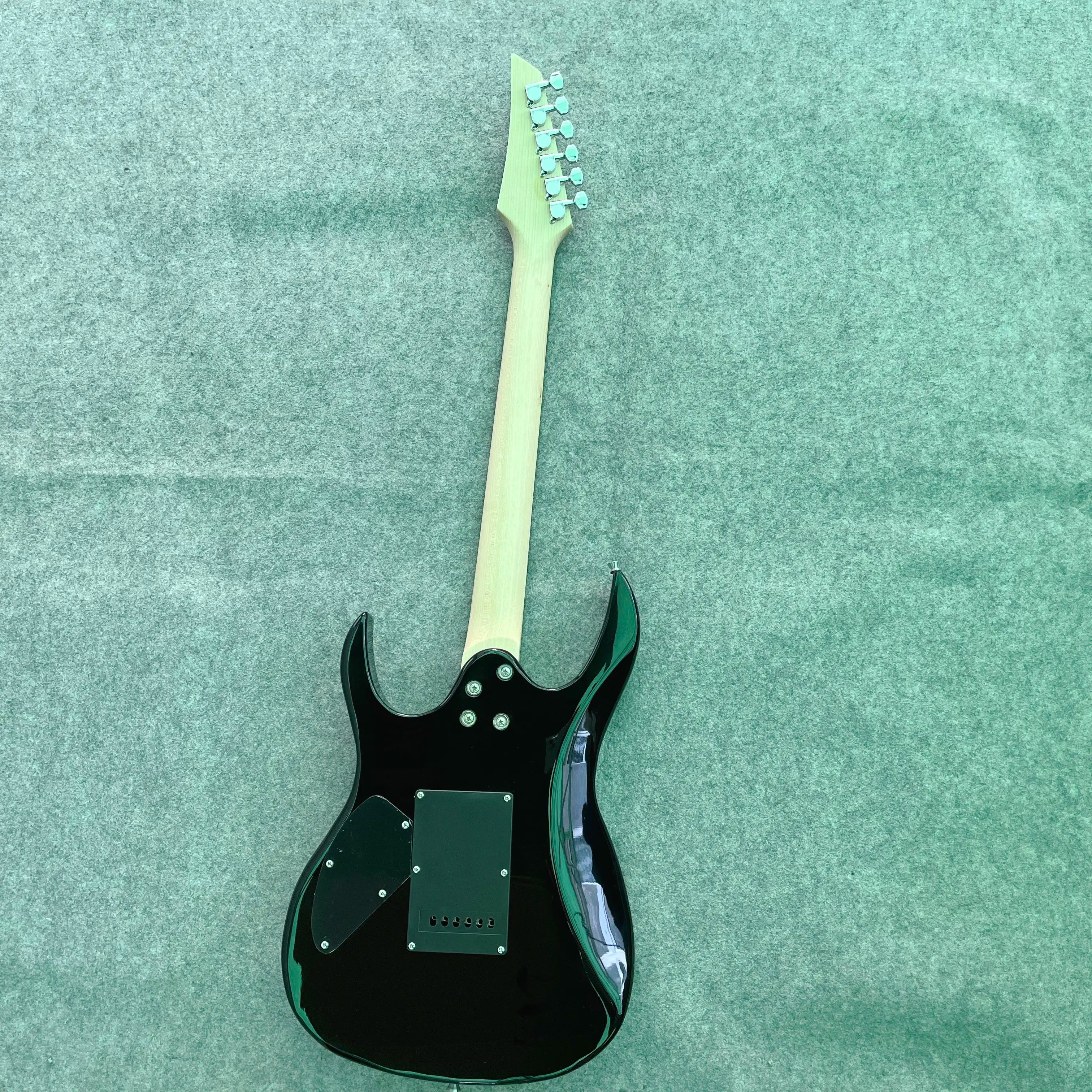 Electric Guitar Black Circle Silver Guitar